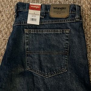 NWT Wrangler Authentics men’s relaxed fit jeans